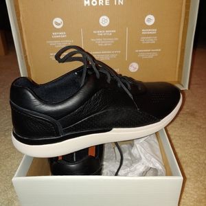 Clarks Women's Un Cruise Lace Sneakers